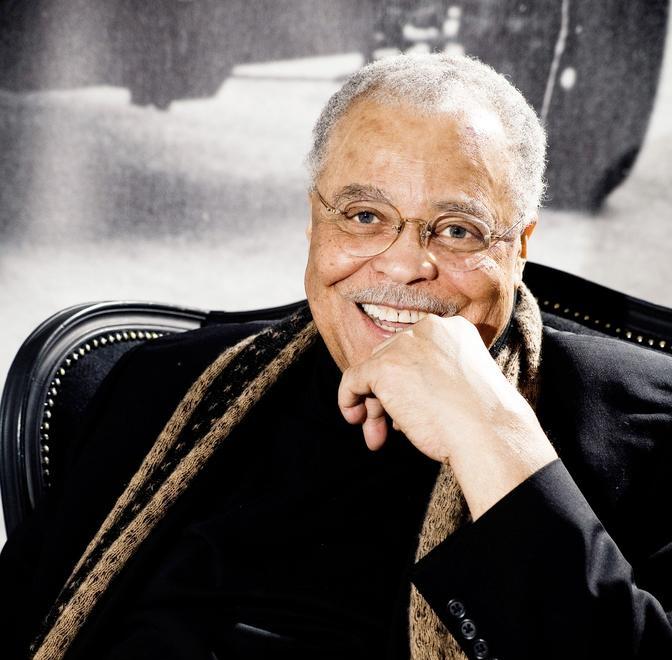 I 90 anni di James Earl Jones da balbuziente a voce cult