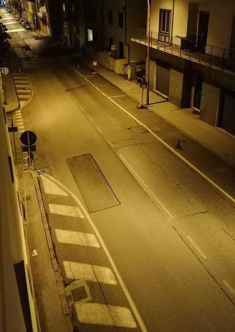 Protesta per le buche: «La strada va rifatta»