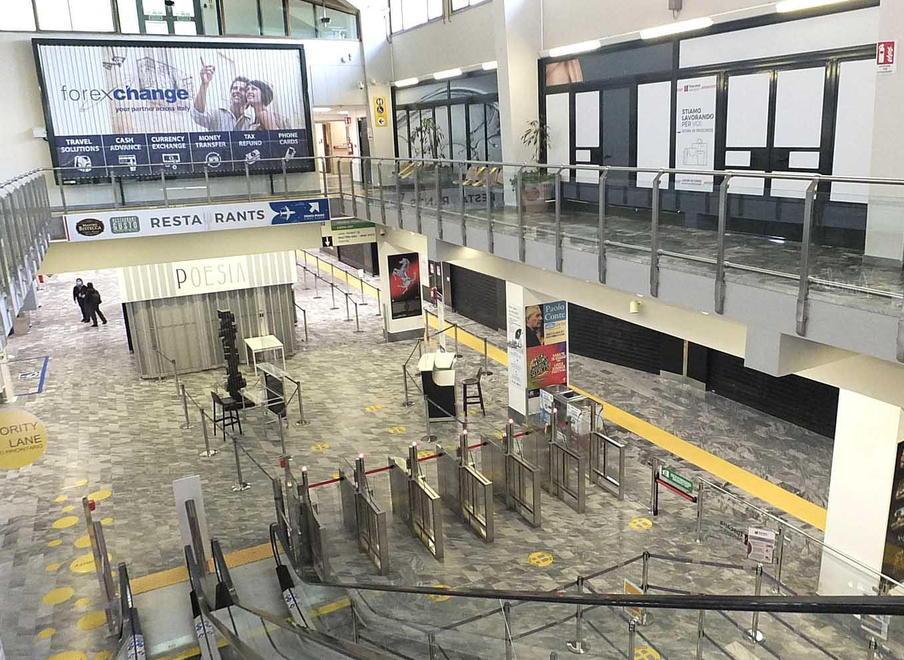 La società di gestione: terminal aperti solo per alcune ore