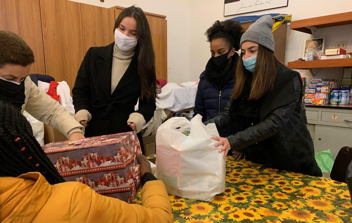 Dolci, cibo e solidarietà per mamme e bimbi 