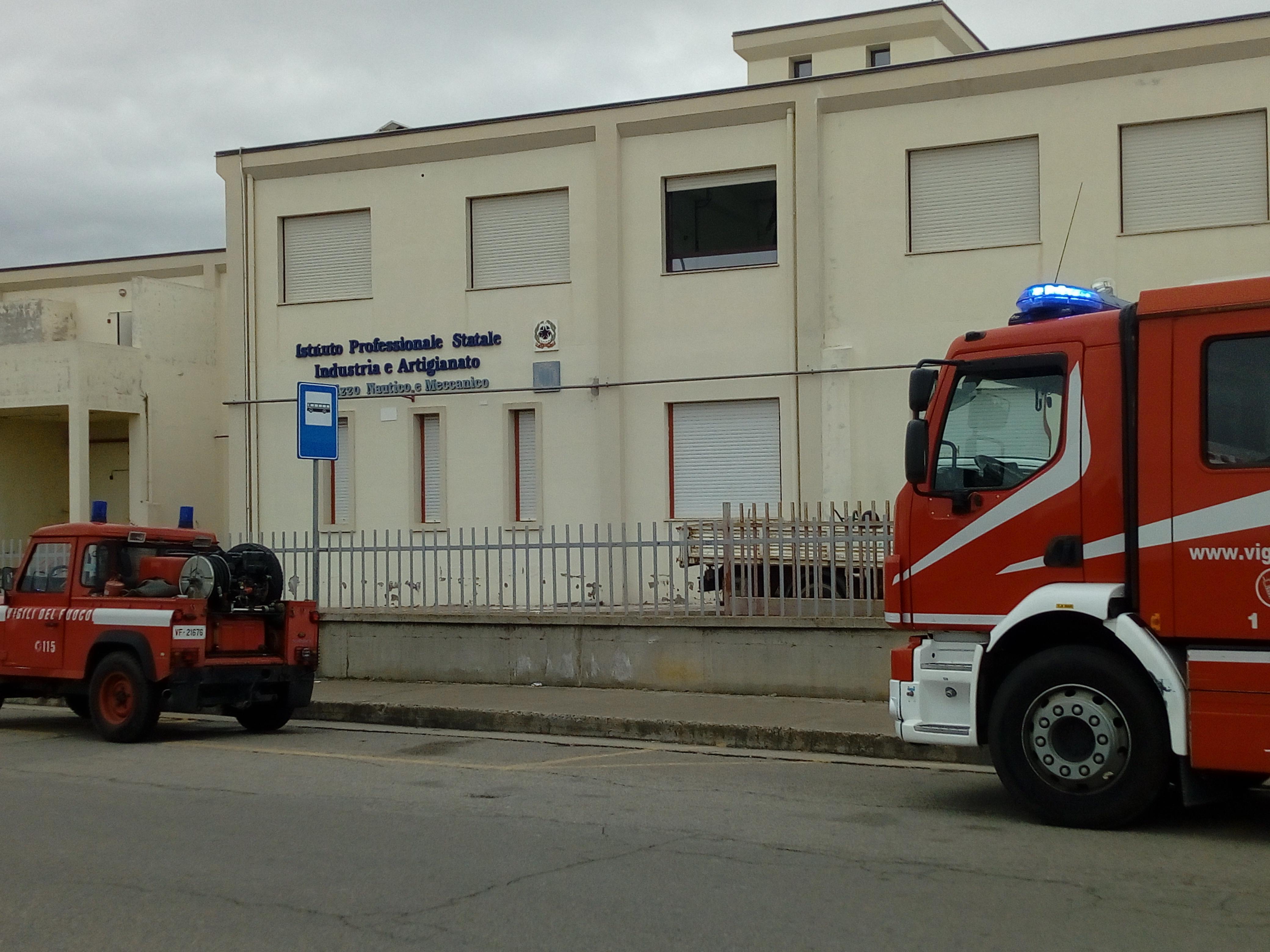 Covid, l'Ipsia di Tortolì segue il Dpcm e riapre: in classe metà degli studenti