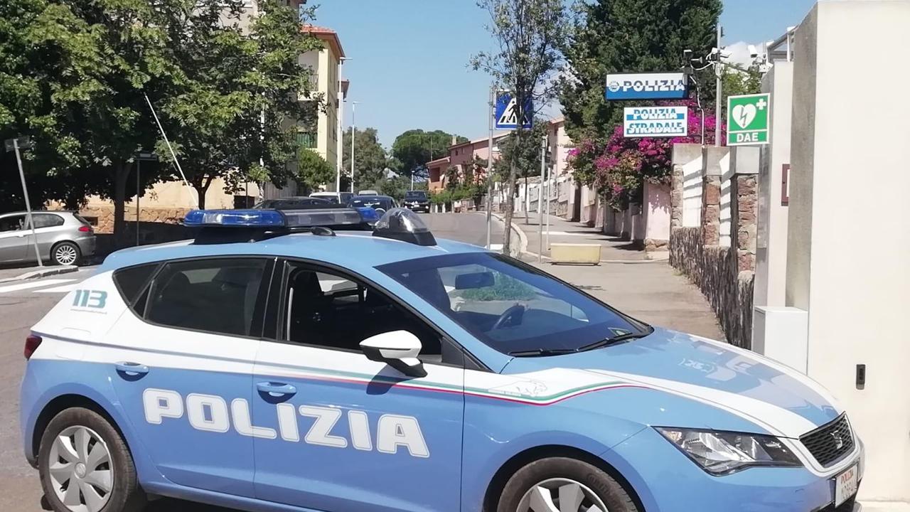 Ruba nei supermercati con un abile stratagemma, arrestato a Cagliari