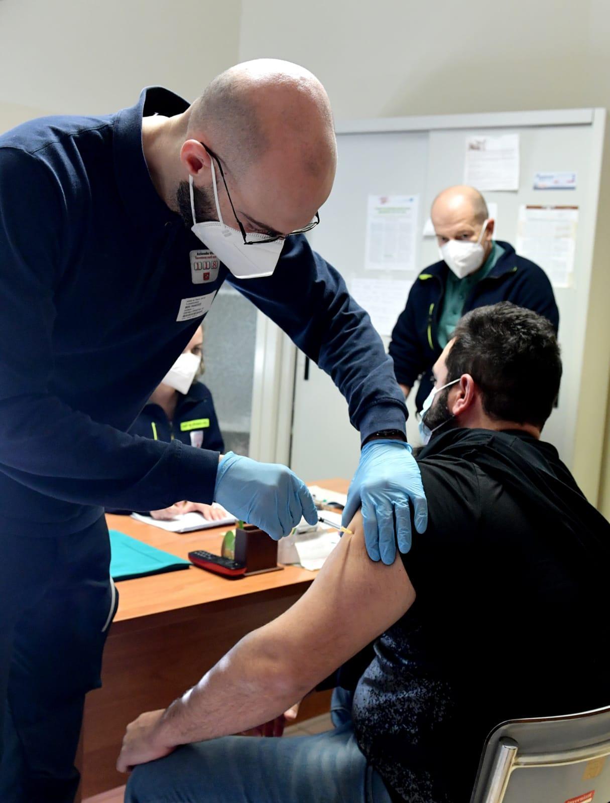 I vaccini Moderna al personale del 118