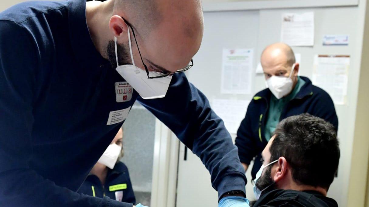 I vaccini Moderna al personale del 118