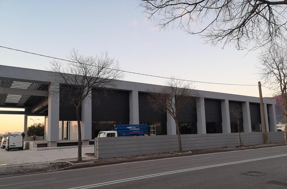 Questo è lo showroom della Gemeg in costruzione