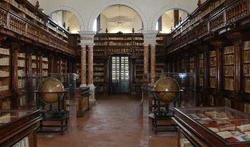 Biblioteca statale a rischio chiusura, l'ex direttore: «Musei privilegiati perché portano incassi» 