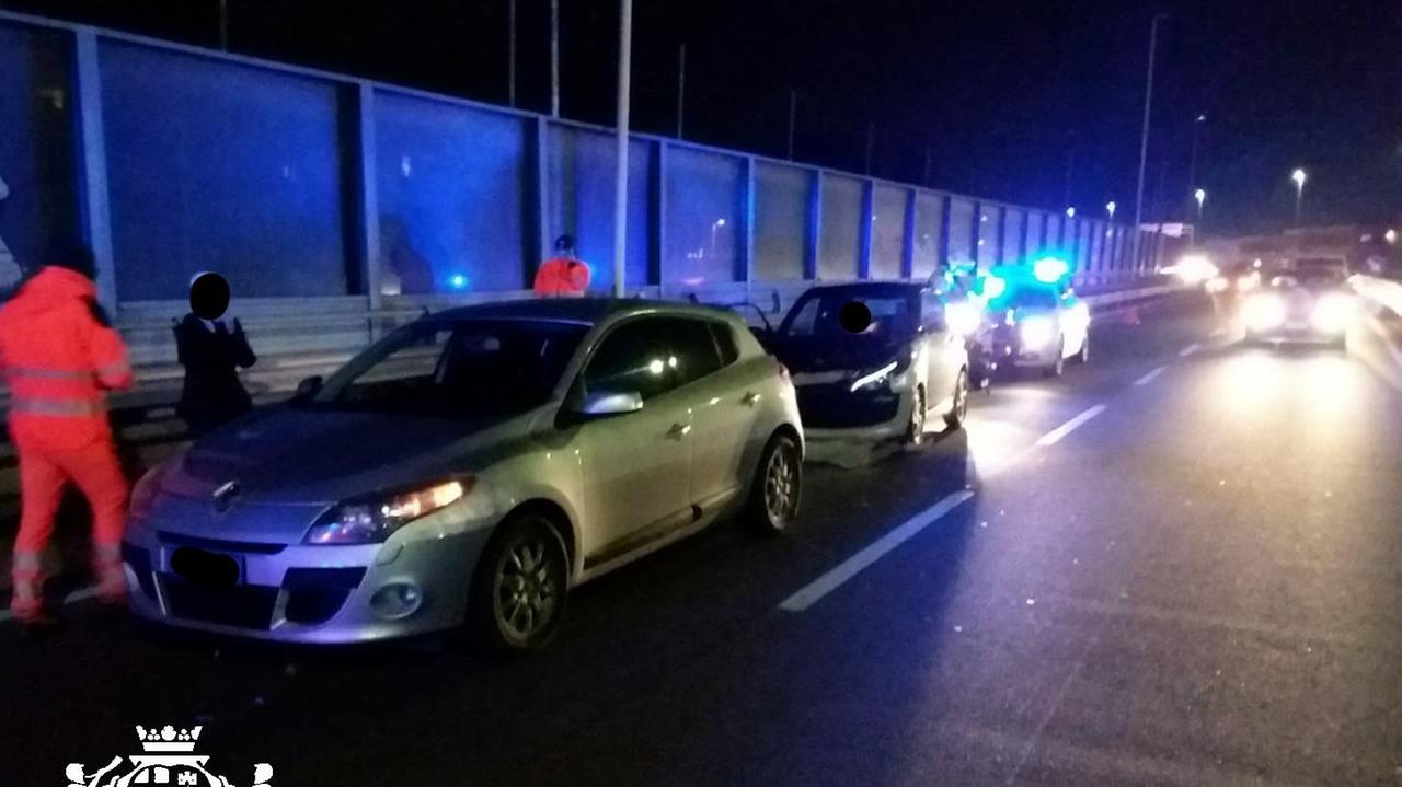 Cagliari, microcar tampona un'auto: due feriti gravi
