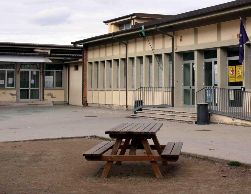 «La mensa scolastica non va»: è sciopero del pasto in bianco 