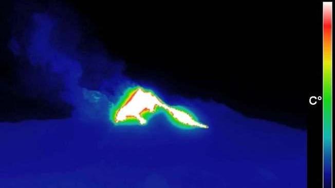 Etna:vulcano dà spettacolo,doppio trabocco lavico da Sud-Est
