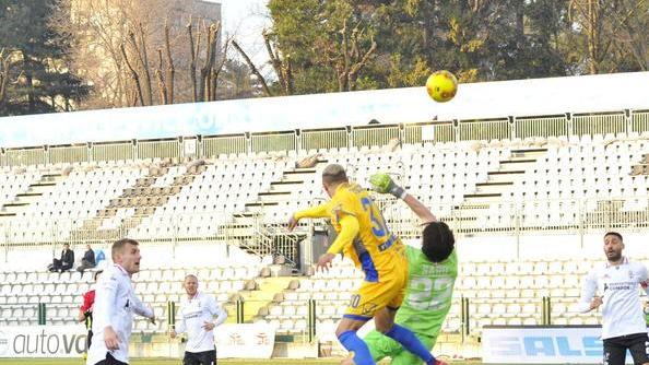 La Carrarese lotta ma perde 3-1 E ora si fa dura