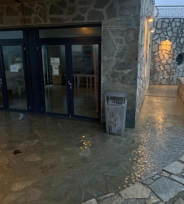 Il sottopontile di Tonfano in balìa degli allagamenti 