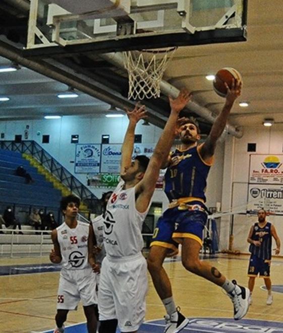 Cecina, la zampata negli ultimi due minuti Piombino nel derby alza bandiera bianca 