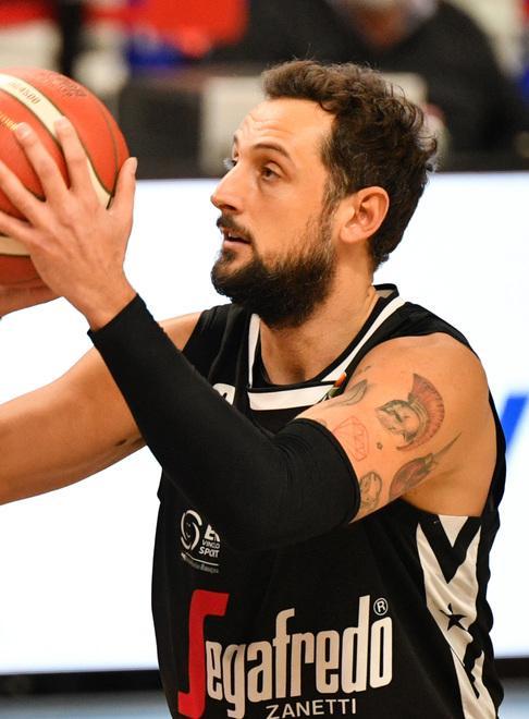 Milano passeggia con Reggio Crolla Brindisi, la Virtus risale