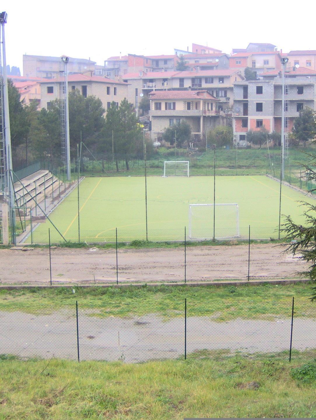 Laconi vuole il campo in erba sintetica 