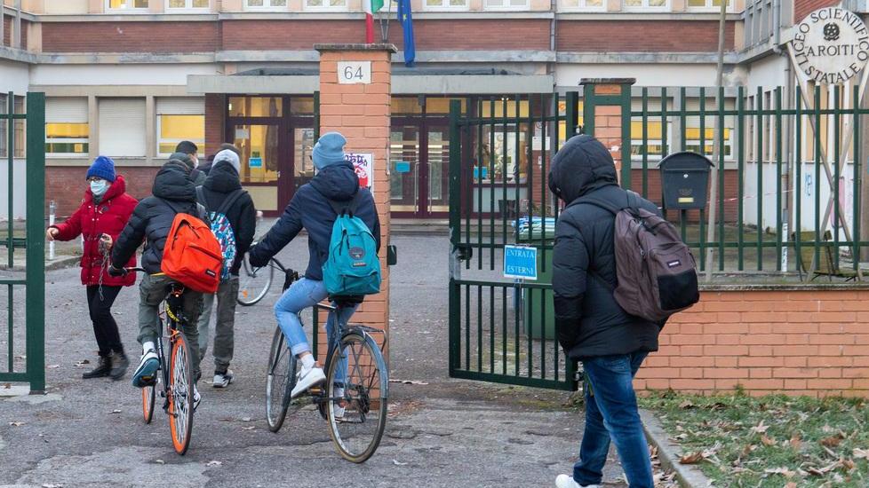 Ferrara, ritorno a scuola i ragazzi frenano: «È troppo presto e la Dad funziona»