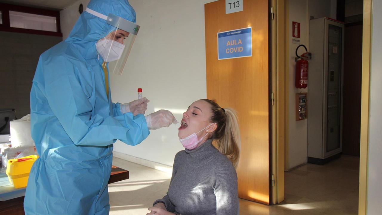 La prima studentessa che si è sottoposta al test venerdì al Buzzi