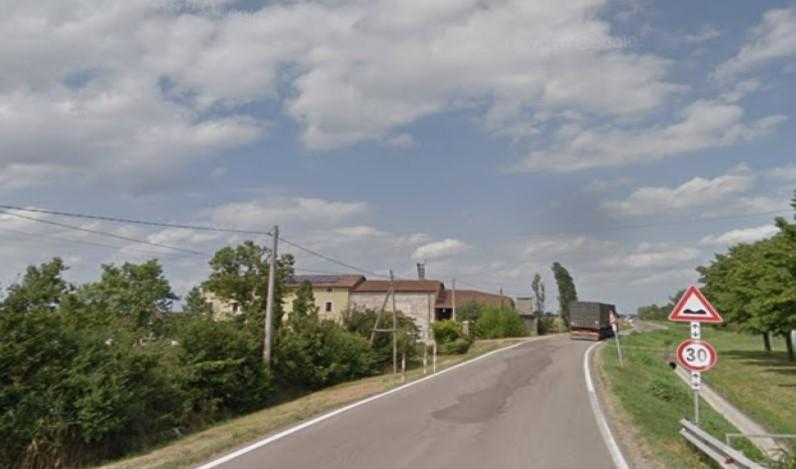 Un tratto della strada provinciale 46 tra Rio Saliceto e Rolo