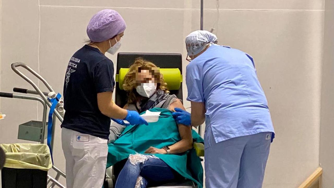 Covid: i vaccini non arrivano, la Sardegna costretta a rivedere i piani
