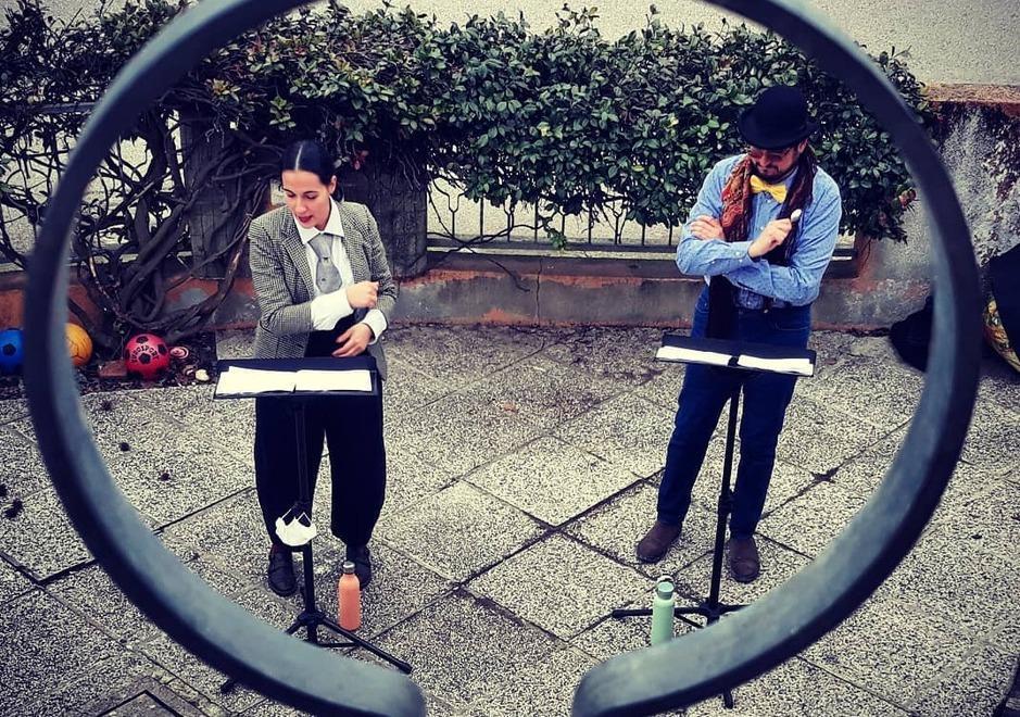 Bassa modenese: spettacolo itinerante a domicilio, frammenti di teatro, ma a distanza 