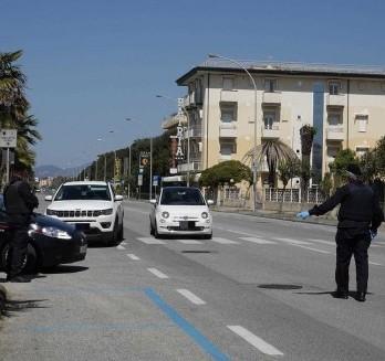 Multati in sette: erano in giro ben oltre la mezzanotte 