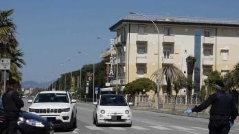 Multati in sette: erano in giro ben oltre la mezzanotte