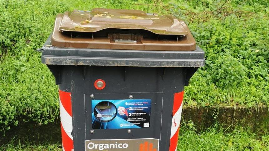 Bidoni automatici Installazione al via in centro storico