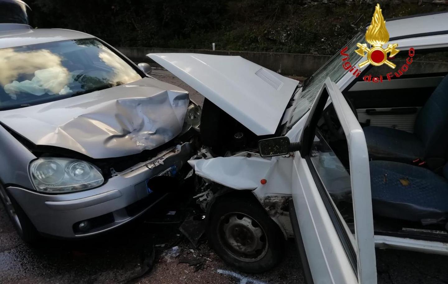 Scontro frontale lungo la Sp 7: tre persone finiscono in ospedale