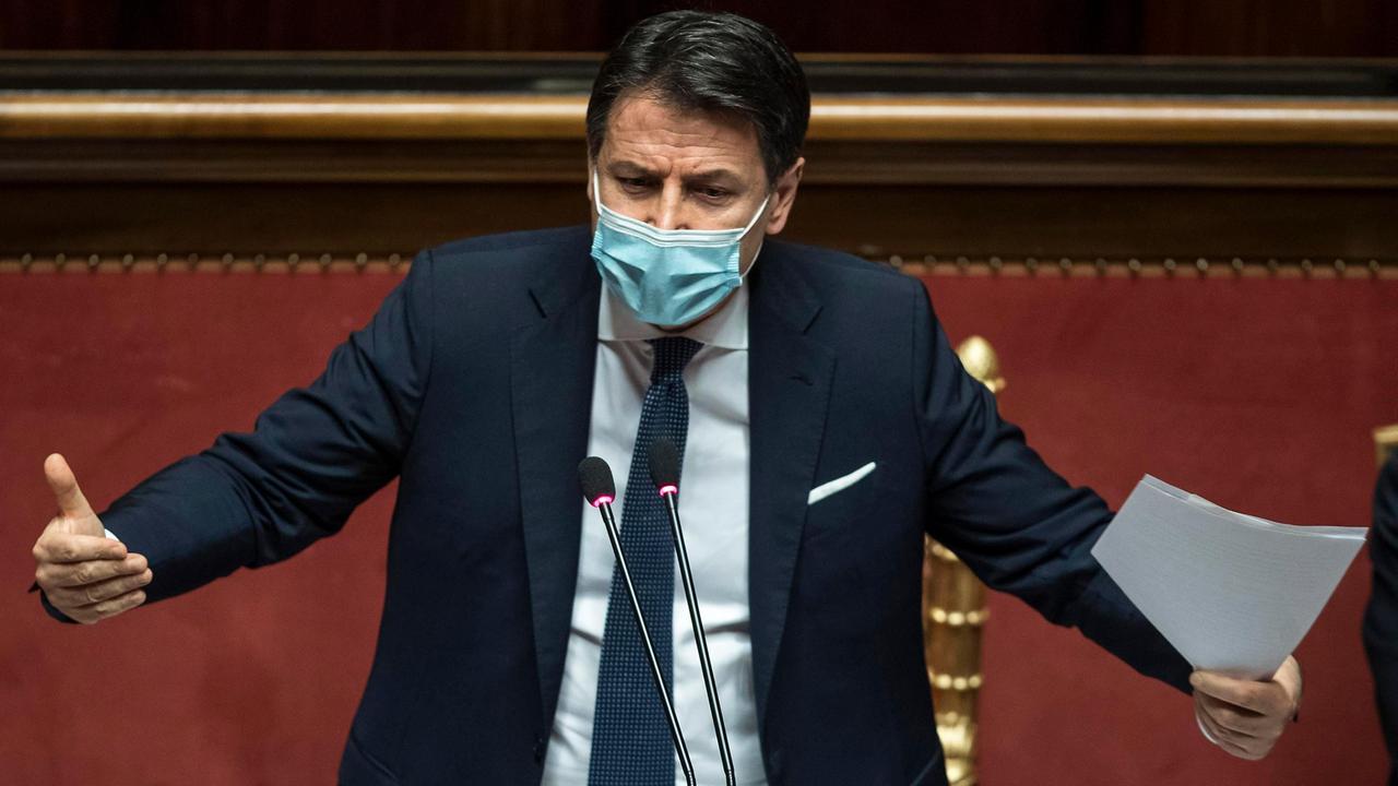 Crisi di governo, ecco le mosse di Conte per allargare la maggioranza. Due ministeri per i responsabili
