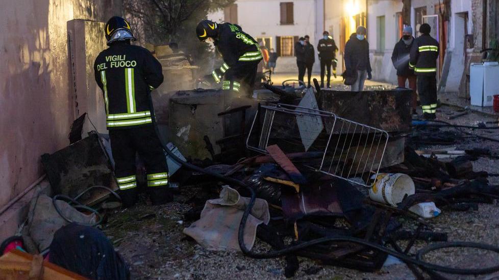 Dopo l’esplosione la famiglia numerosa cerca un alloggio a Coccanile