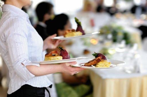 Versilia e Lucca: decine di posti in hotel, ristoranti e bagni. Ecco i locali che assumono