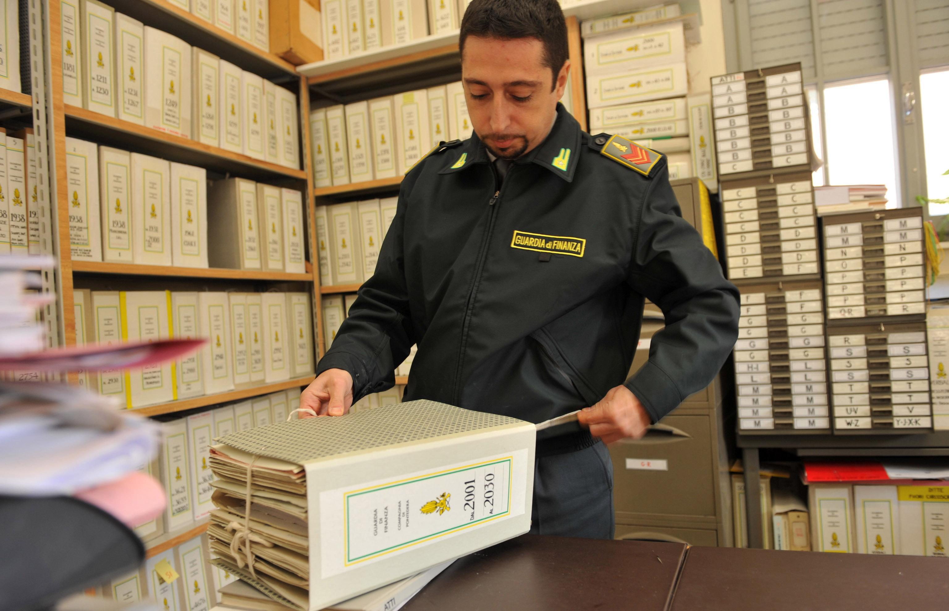 Camorra, blitz della Finanza anche in Toscana: 34 misure cautelari 