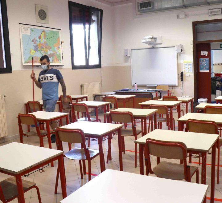 Duecento supplenti covid senza stipendio in Versilia