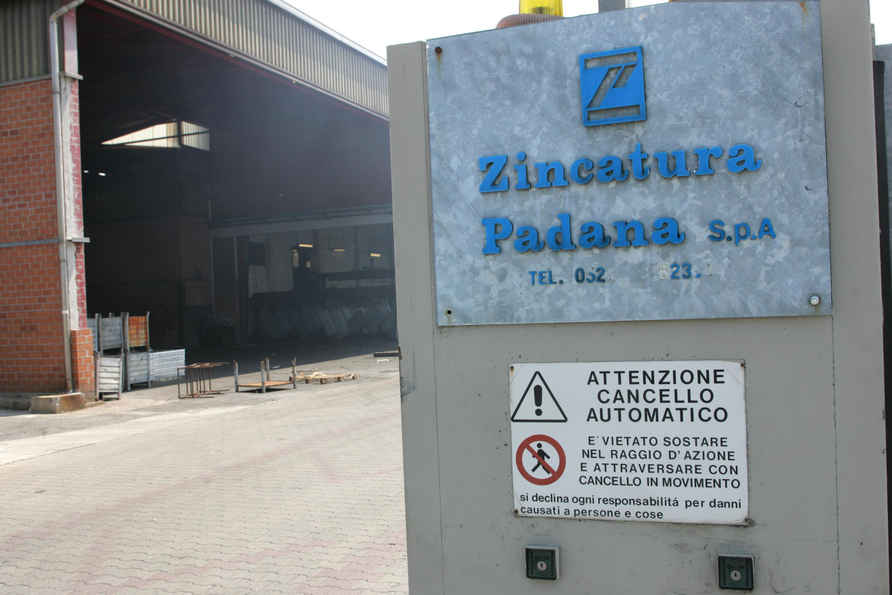 Operaio colpito da un manufatto metallico, è grave