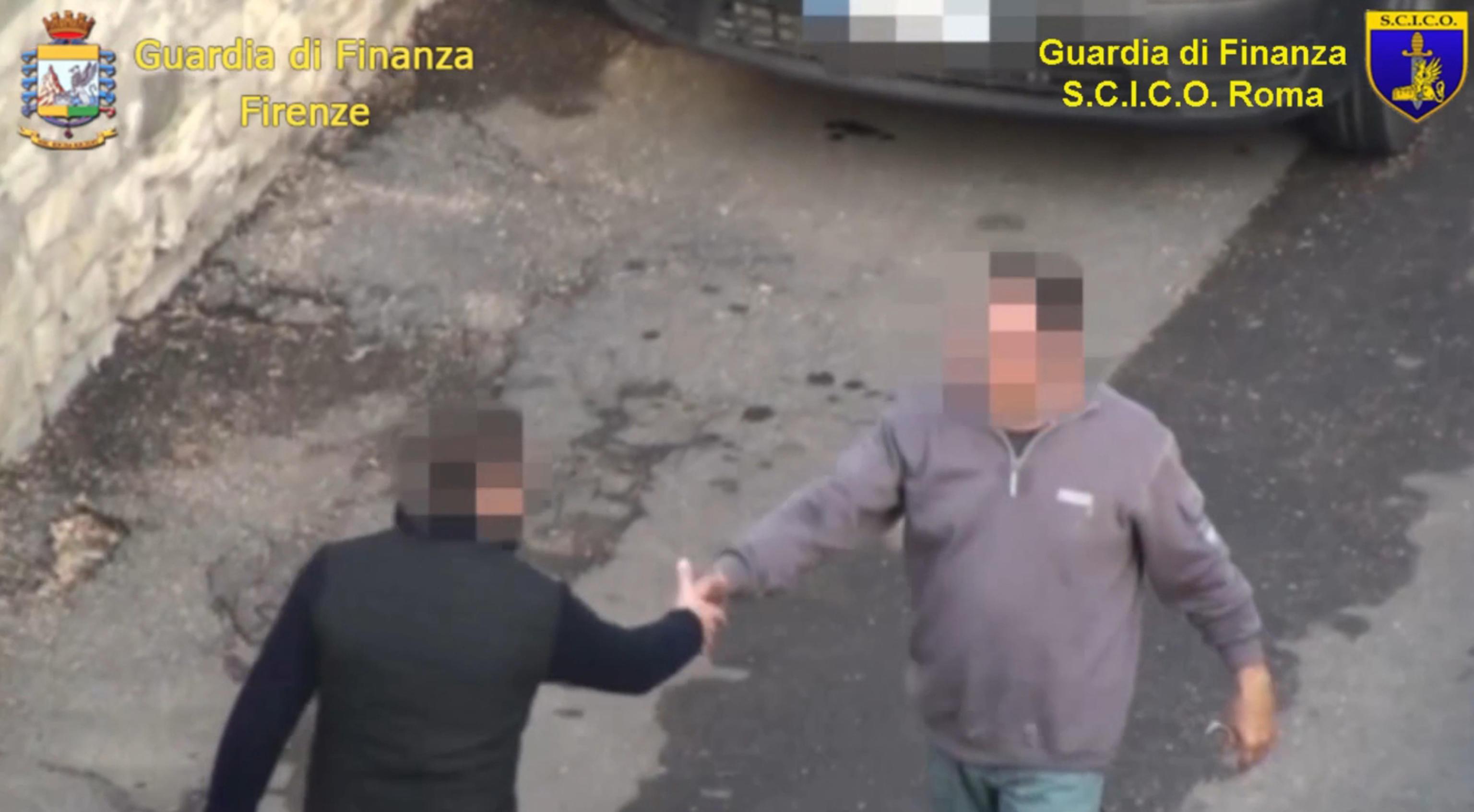 Camorra in Toscana: chi sono i 10 arrestati. Tra i coinvolti beneficiari del reddito di cittadinanza 