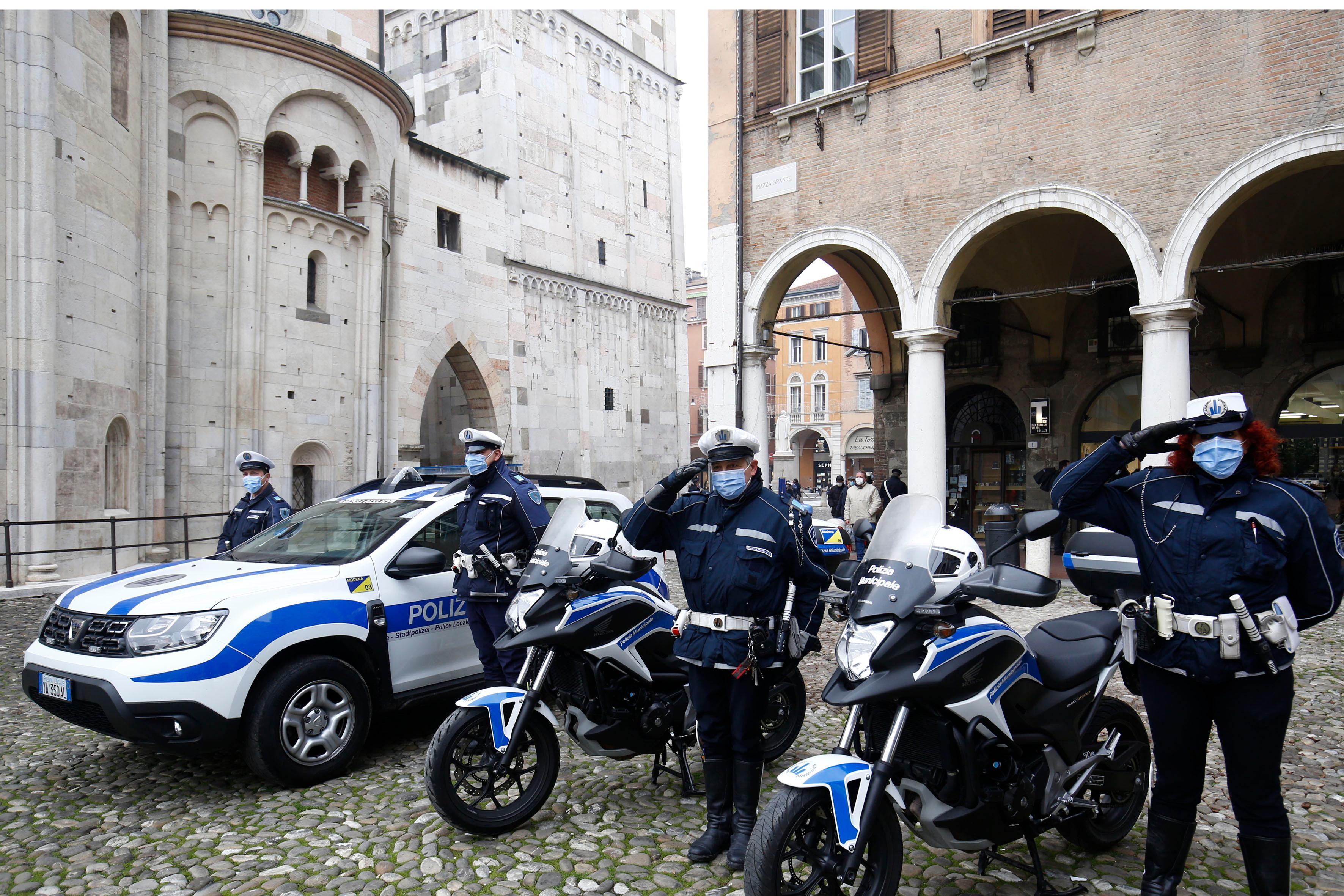 Modena Polizia locale: un 2020 con calo di multe e di incidenti. Ma è boom di sanzioni per mancato uso di cinture 