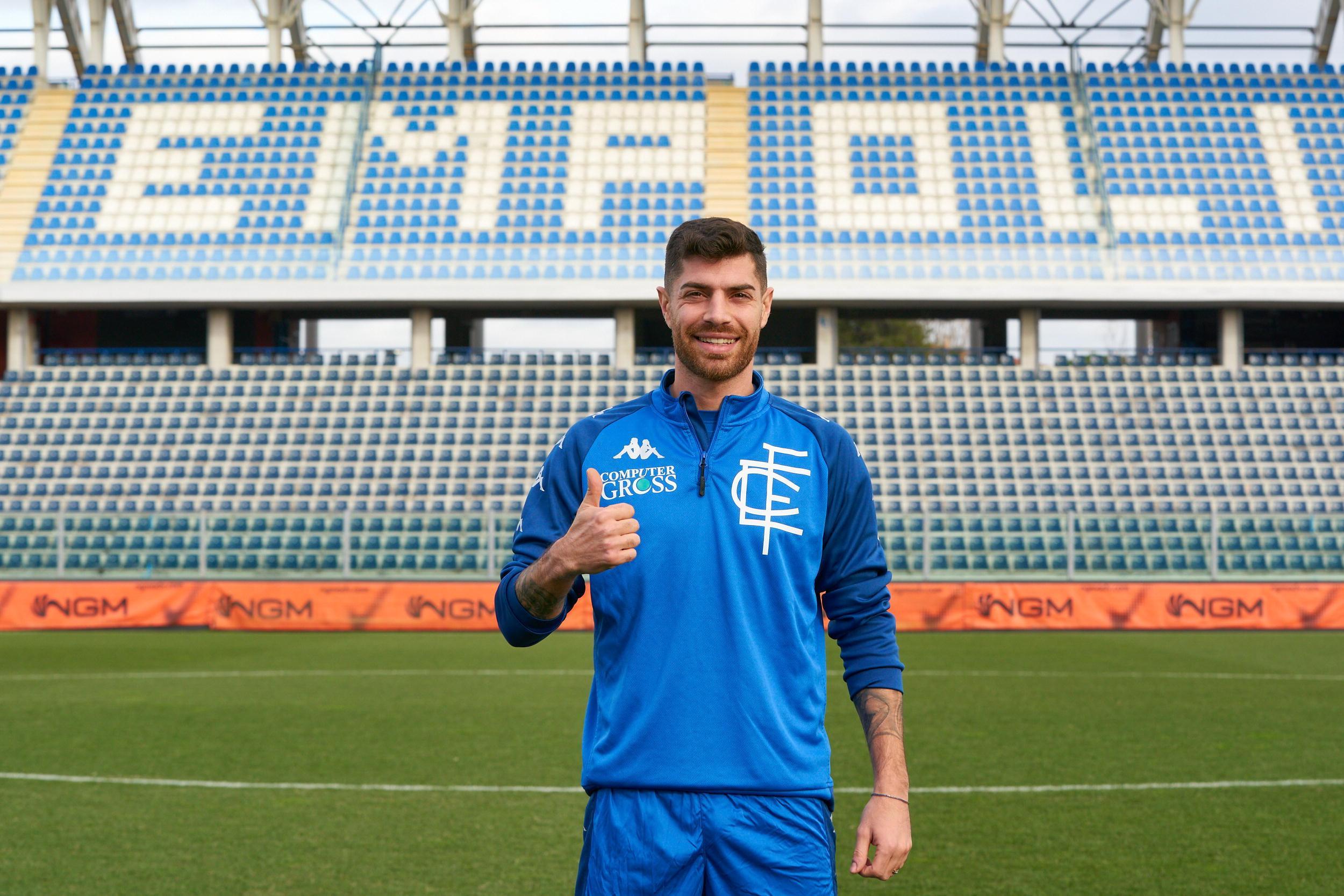 Il difensore Sabelli sul terreno del Carlo Castellani (foto Empoli Fc)