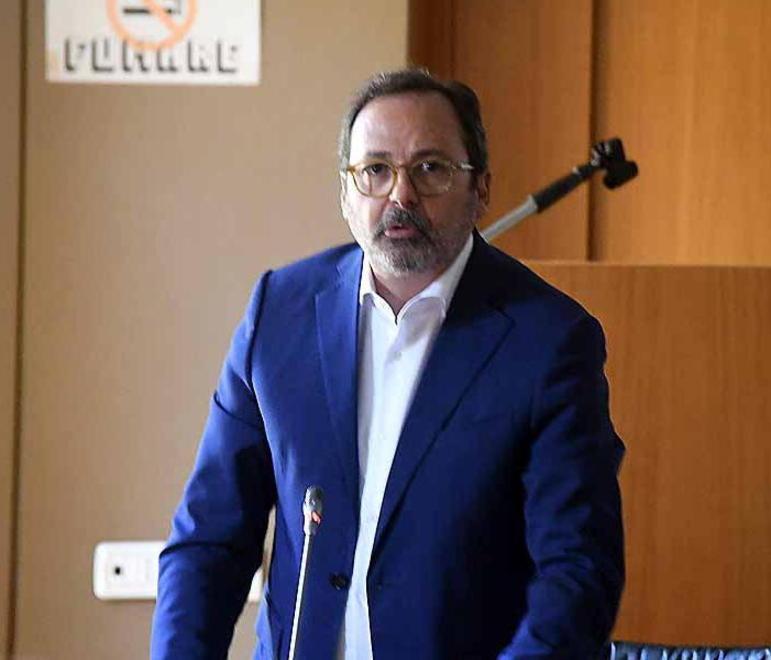 Centri vaccinali, Massa esclusa dalla scelta. Il sindaco Persiani furente con Giani 