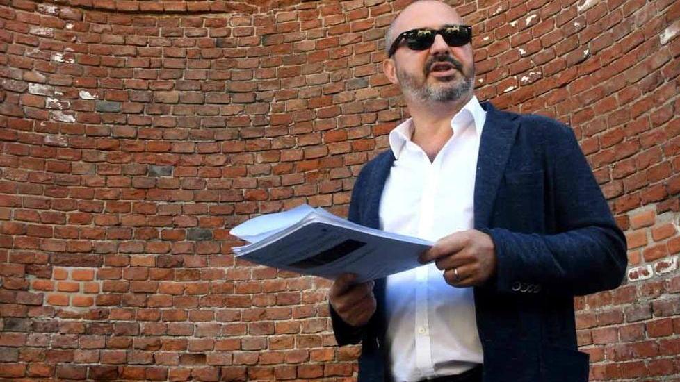 Cercasi sponsor per rifare i marciapiedi di via G. Pietro
