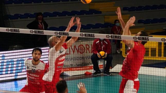 Kemas Lamipel (in campo dopo un mese) sfida Siena