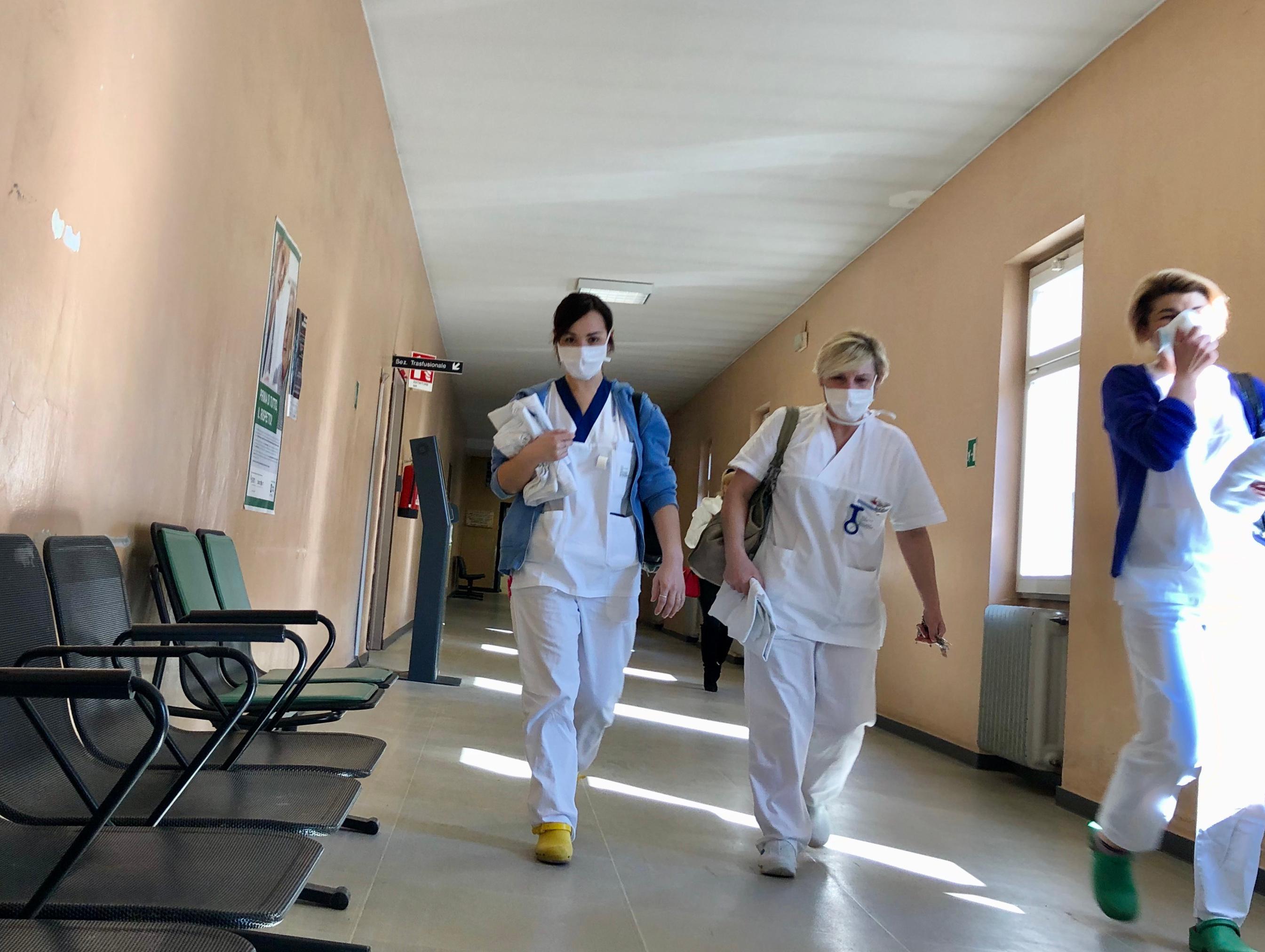Modena, la situazione negli ospedali: «La normalità operatoria? Non prima di sei mesi» 