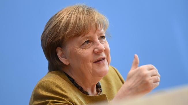 Merkel, se approvato dall'Ema sì ad accordi sullo Sputnik