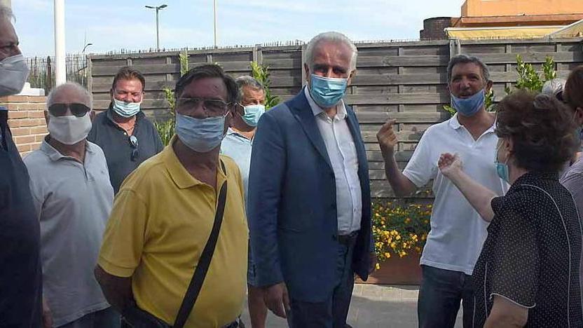 Al Carrara Fiere cinquemila dosi al giorno