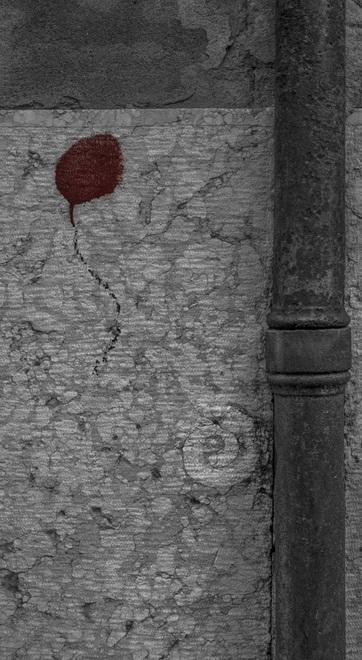 Le tracce del Passato riaffiorano in giro a Modena e diventano foto d’artista 