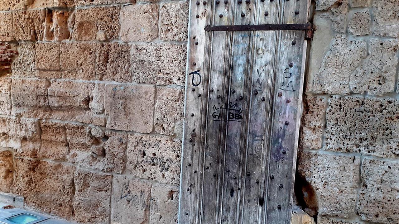 La porta di ingresso dimenticata