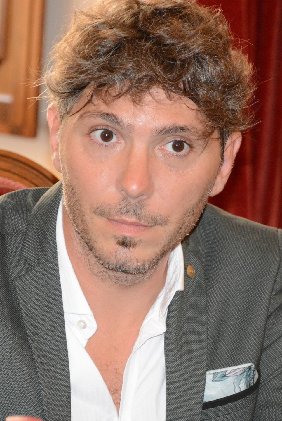 Sassari, parolaccia durante la seduta del consiglio comunale: è polemica 