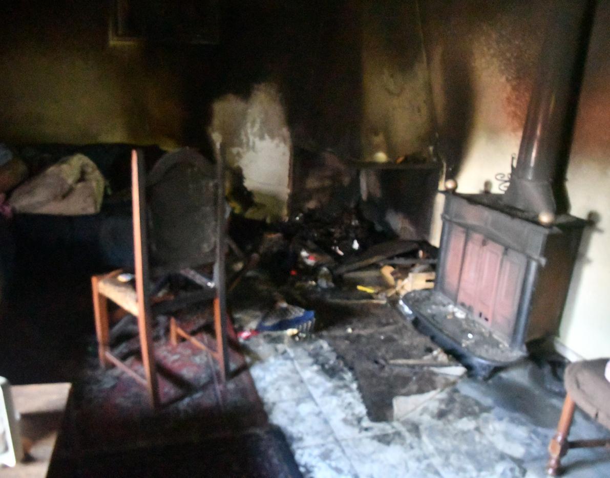 Stufa in fiamme, paura nella notte 