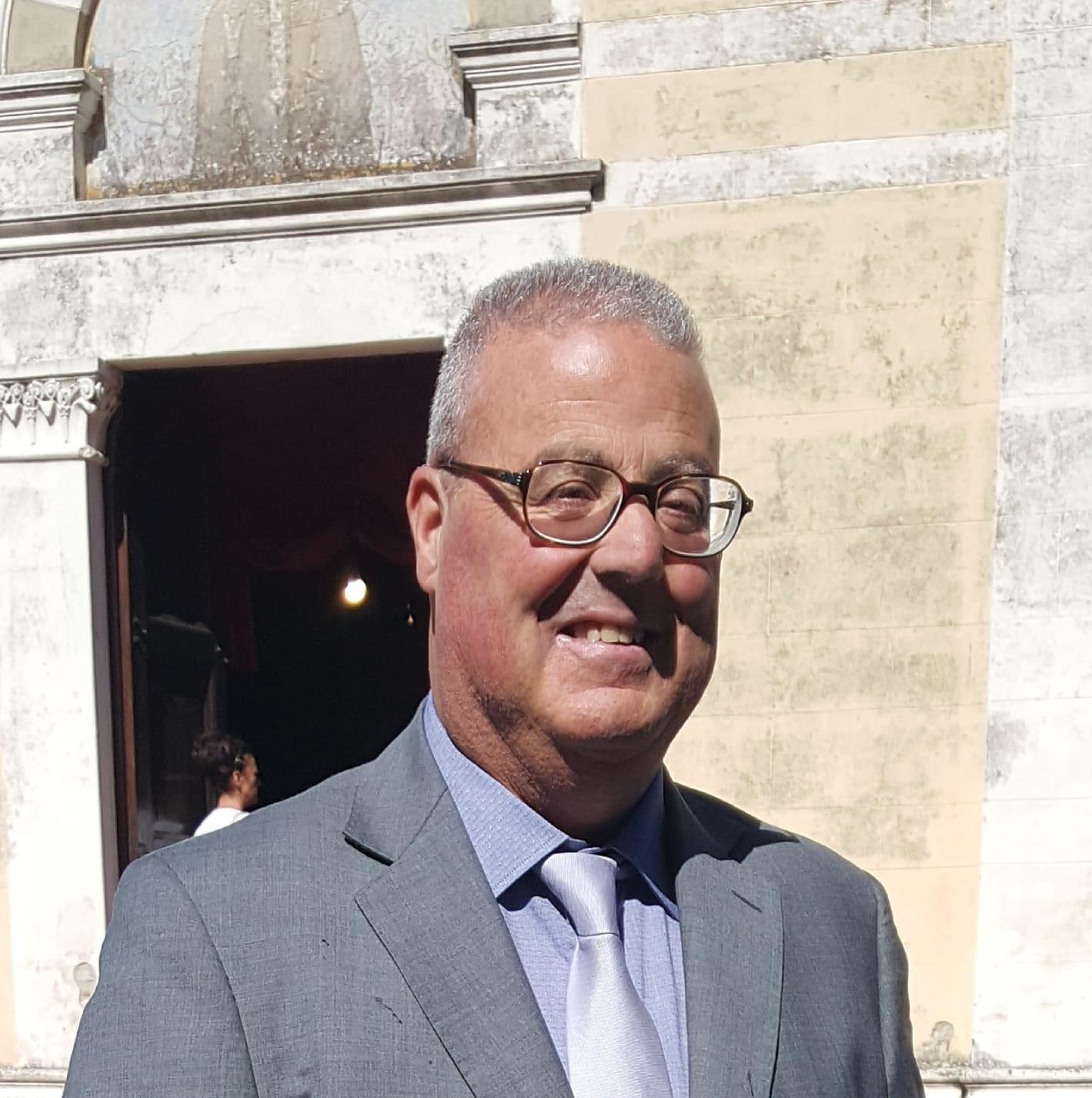 Giulio Angeli, collaboratore scolastico morto a 57 anni