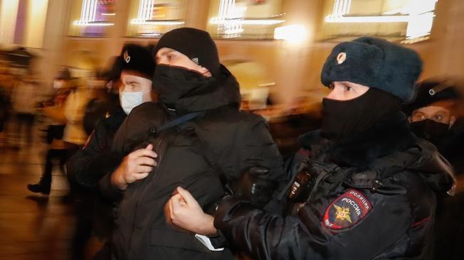 Navalny: polizia, reprimeremo proteste non autorizzate