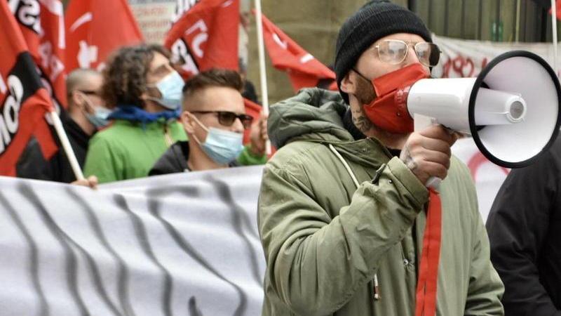 «Via chi ha sciolto il Pci», Contestati Andrea Romano e il Pd durante la celebrazione del centenario