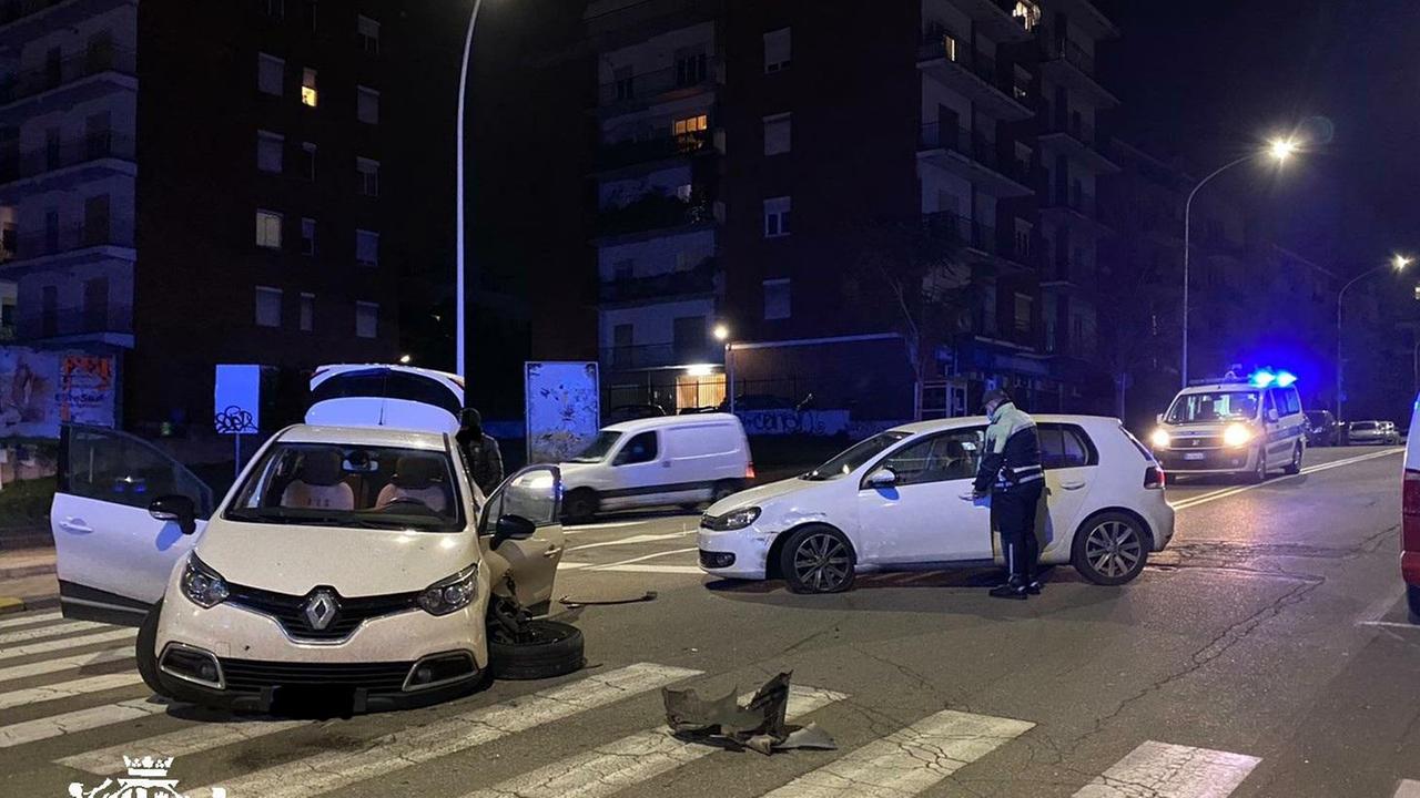 Incidenti in via Castiglione e in viale Elmas a Cagliari: una donna e un giovane in ospedale